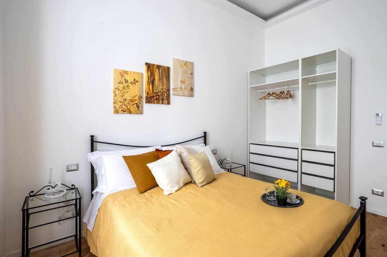Milano City Apartments - Duomo Brera - Elegant Suite In Design District Bagian luar foto