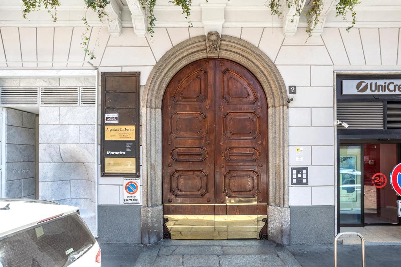 Milano City Apartments - Duomo Brera - Elegant Suite In Design District Bagian luar foto